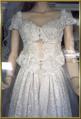 Das Hochzeitskleid - Traum aller Mdchen - Modell aus Tunis